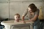 Складна ванночка TEGA BABY бежева зі зливом